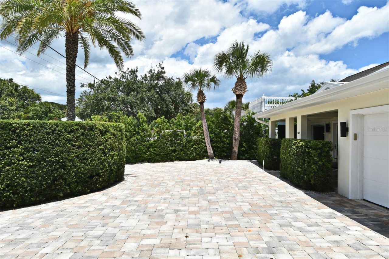 507 N Peninsula Avenue, New Smyrna Beach, FL 32169 Photo