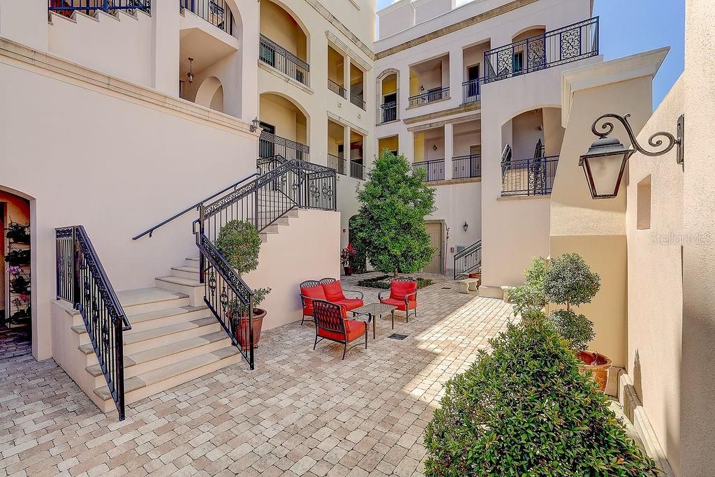 525 N Orange Avenue, Unit 202, Sarasota, FL 34236 Photo