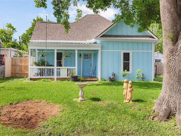 408 Morton Avenue, Palacios, TX 77465