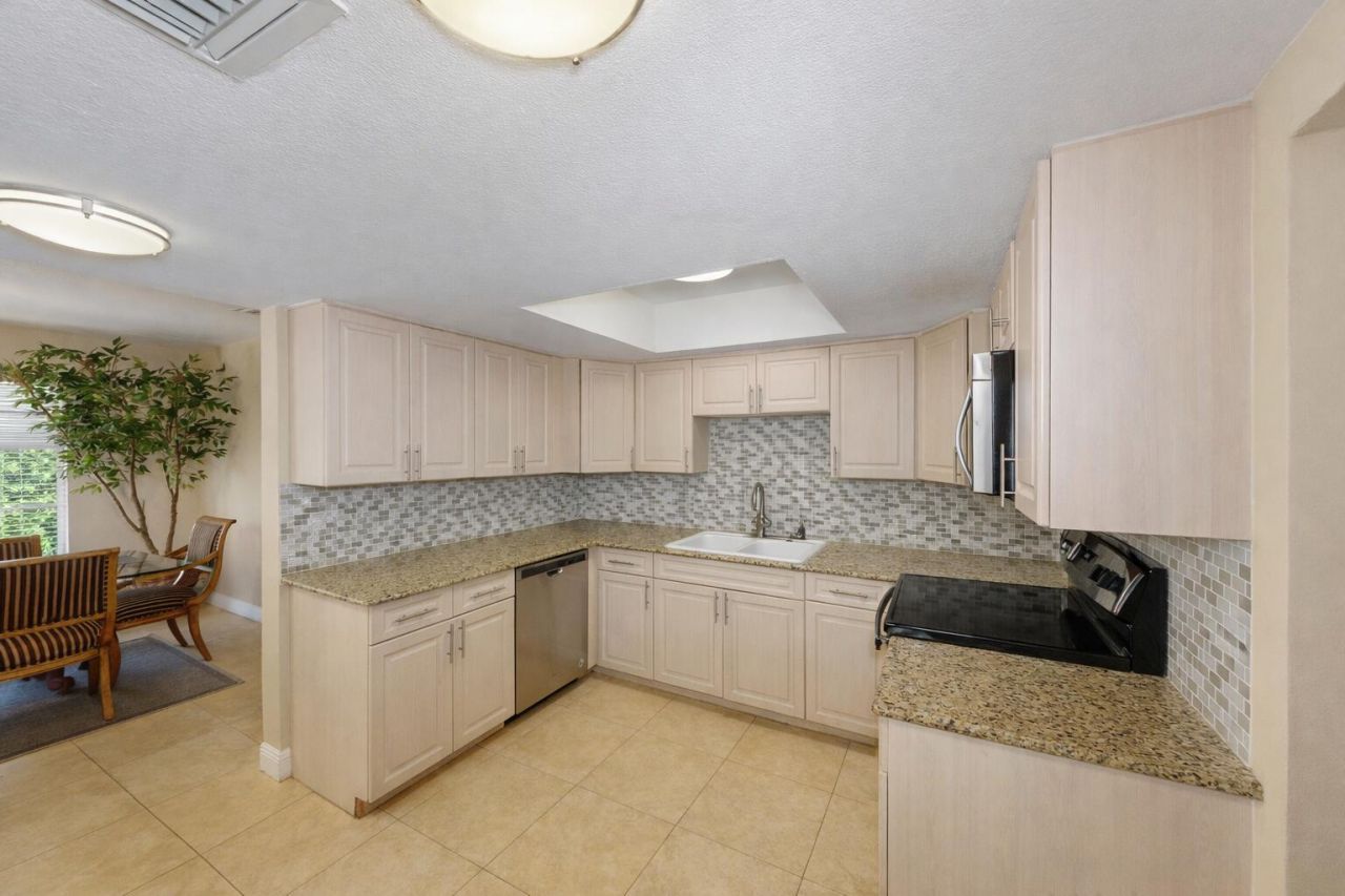 1630 40th Street, West Palm Beach, FL 33407 Photo