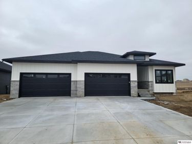 11104 S 218th Street, Gretna, NE 68028