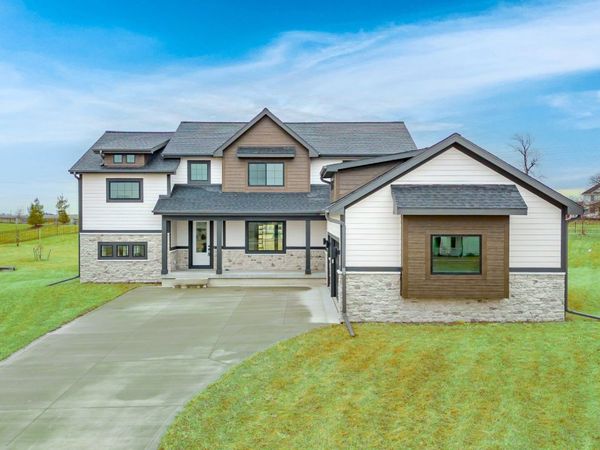 1010 NE 59th Court, Ankeny, IA 50021