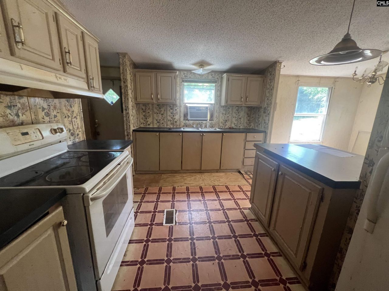 216 Cannon Street Photo 12