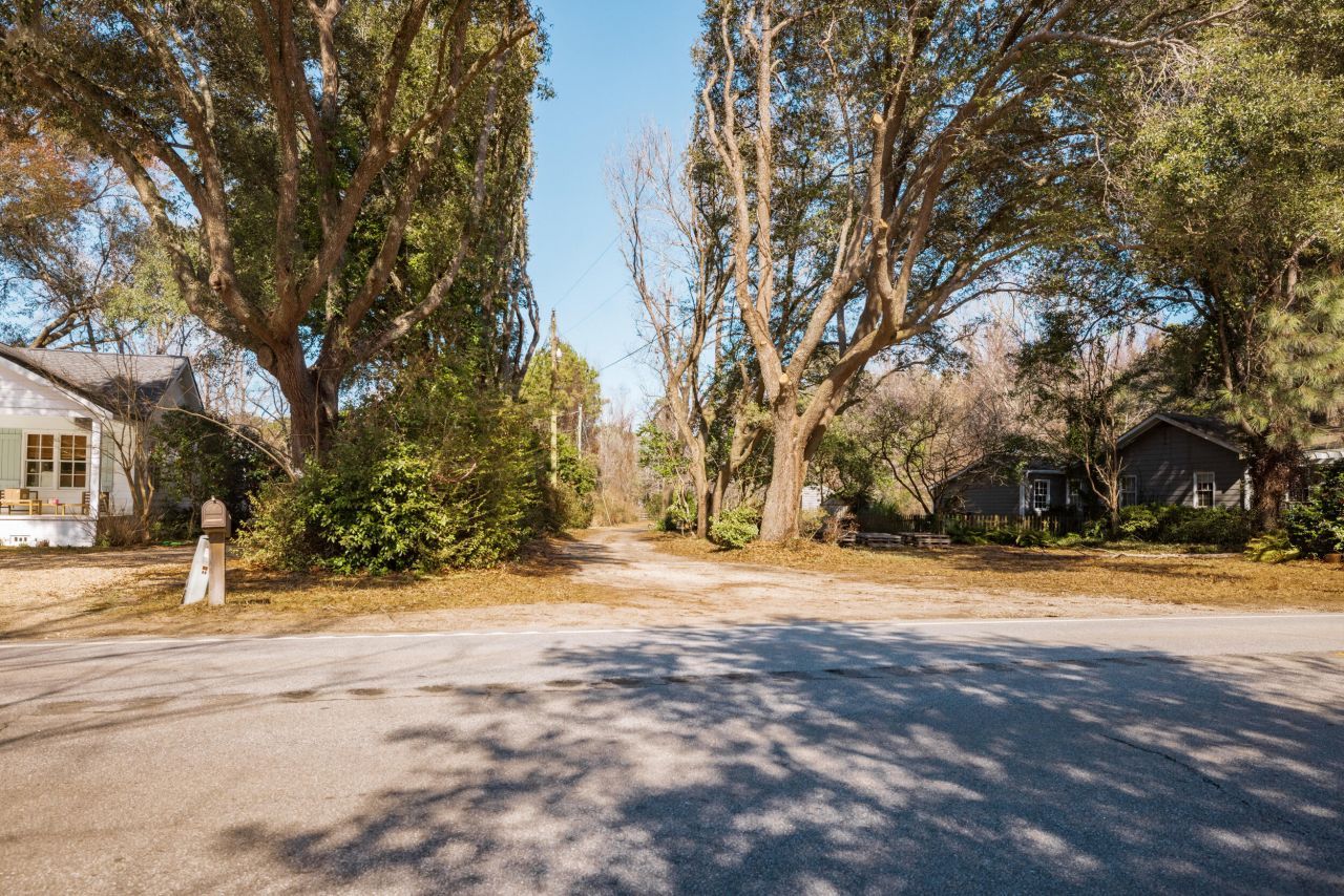 4294 River Road Photo 4