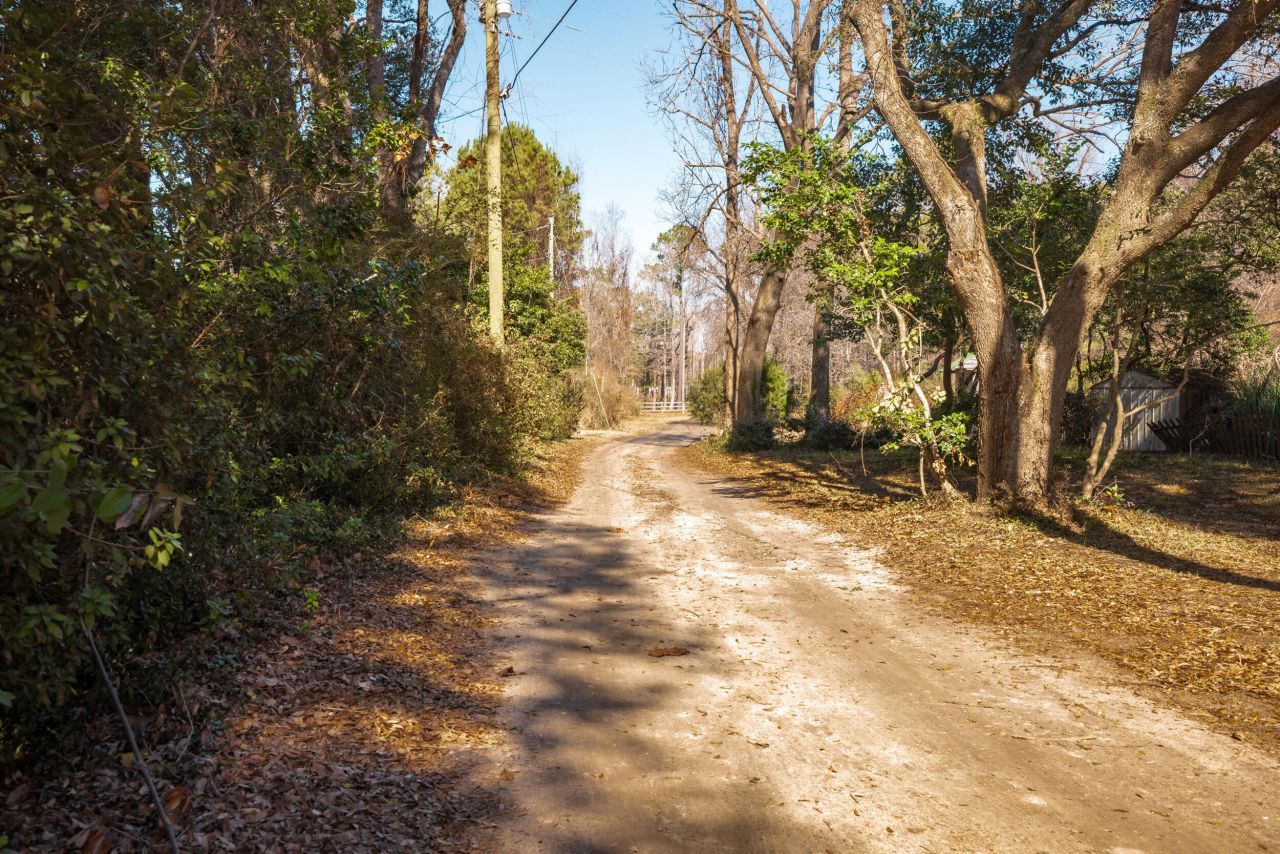 4294 River Road Photo 9