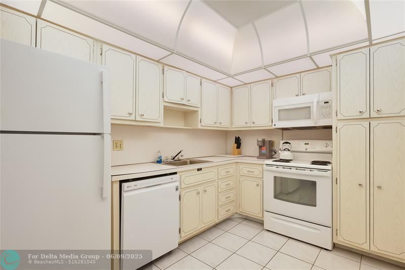 1980 S Ocean, Unit 10C, Hallandale Beach, FL 33009 Photo