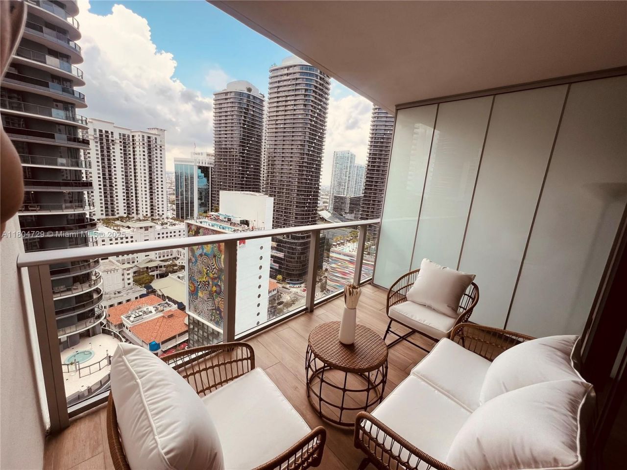 1010 Brickell Ave, Unit 2710, Miami, FL 33131 Photo