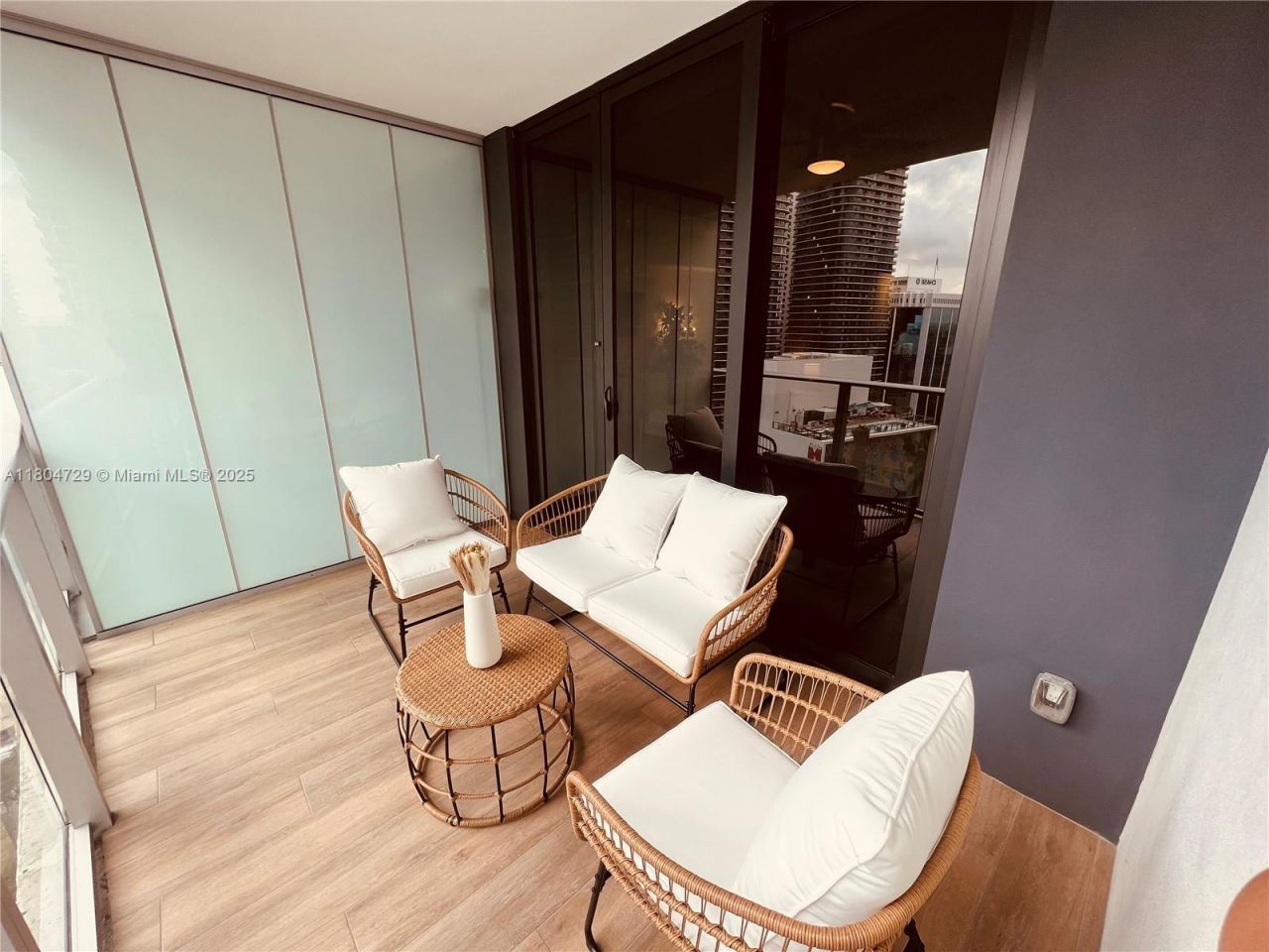 1010 Brickell Ave, Unit 2710, Miami, FL 33131 Photo