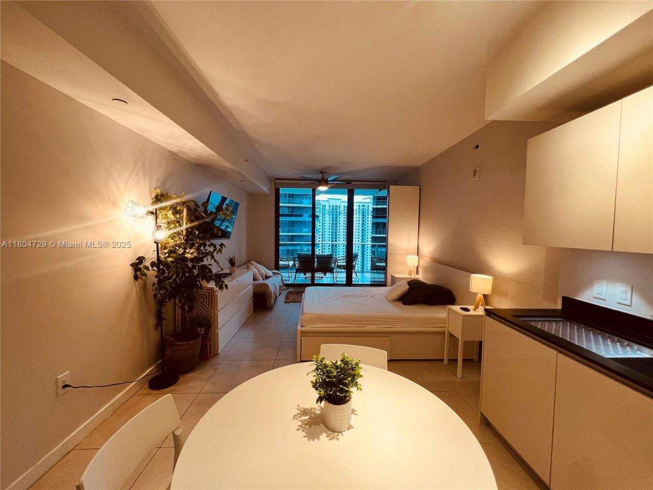 1010 Brickell Ave, Unit 2710, Miami, FL 33131 Photo