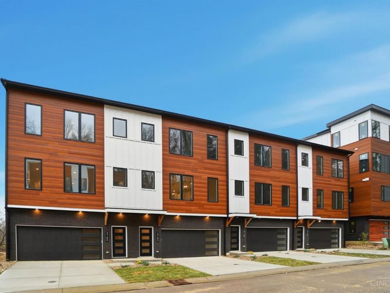 3766 Miami Run, Unit 13, Mariemont, OH 45227 Photo 2