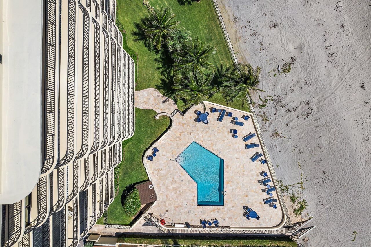 200 Beach Road, Unit 102, Tequesta, FL 33469 Photo