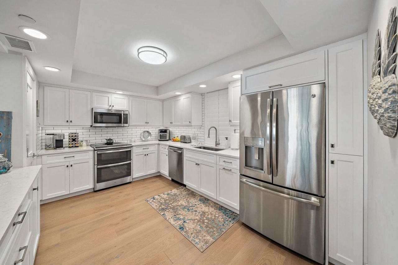 200 Beach Road, Unit 102, Tequesta, FL 33469 Photo