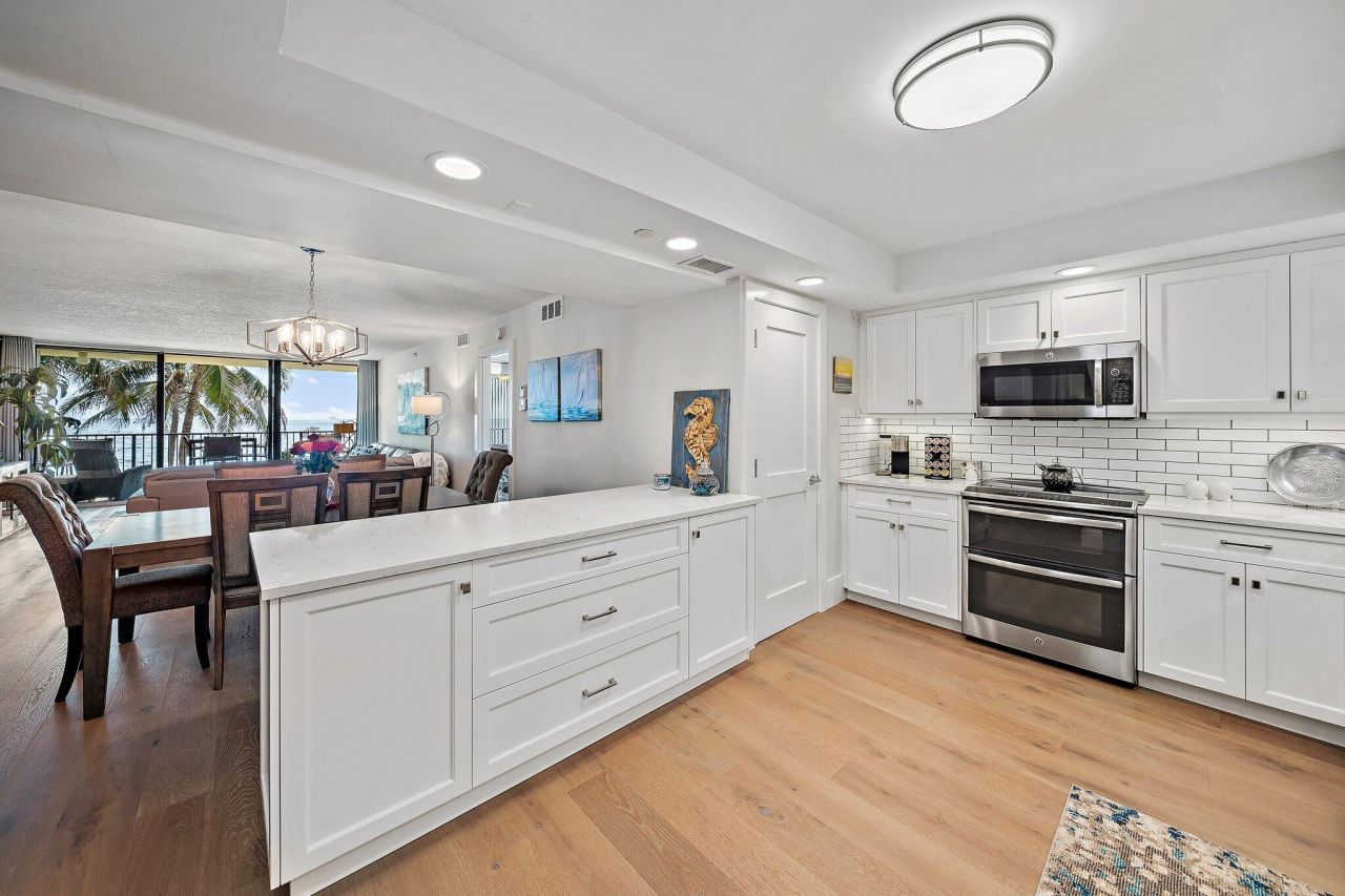 200 Beach Road, Unit 102, Tequesta, FL 33469 Photo