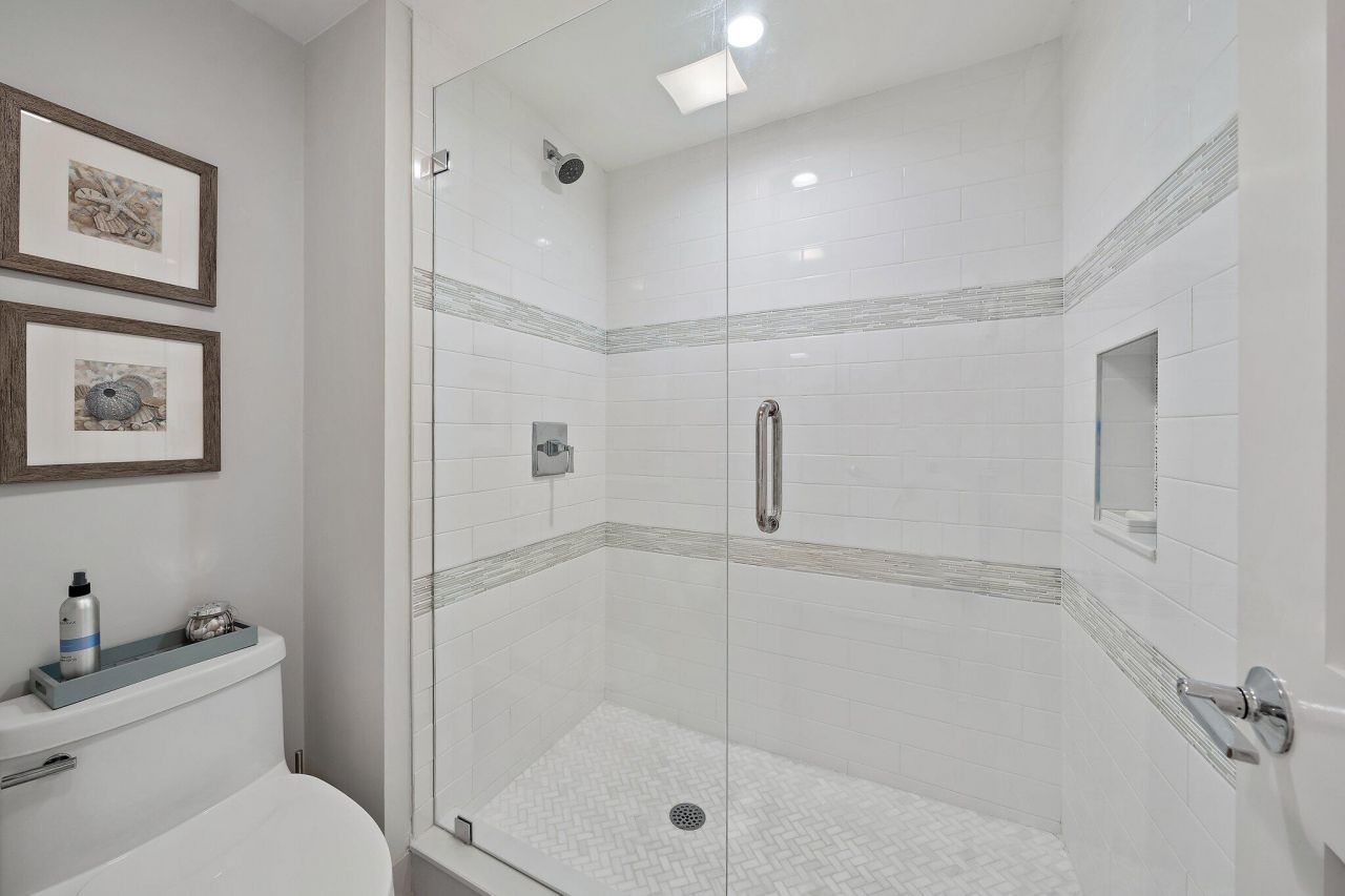 200 Beach Road, Unit 102, Tequesta, FL 33469 Photo