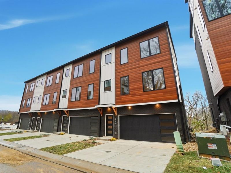 3754 Miami Run, Unit 16, Mariemont, OH 45227 Photo 2