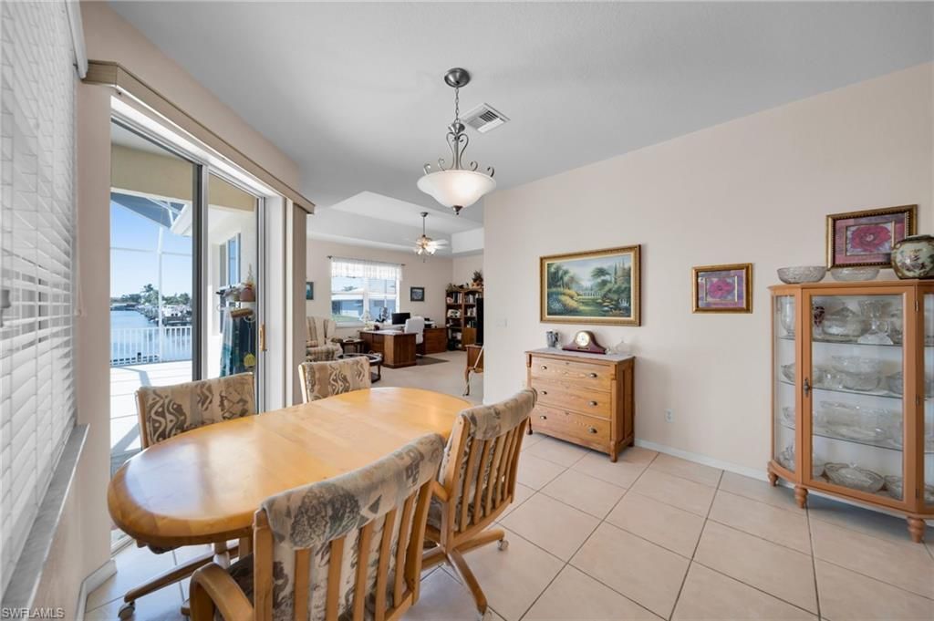 2010 SE 13th Ter, Cape Coral, FL 33990 Photo