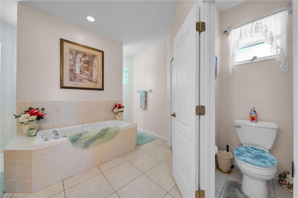 2010 SE 13th Ter, Cape Coral, FL 33990 Photo