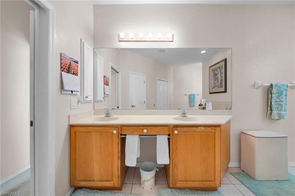 2010 SE 13th Ter, Cape Coral, FL 33990 Photo