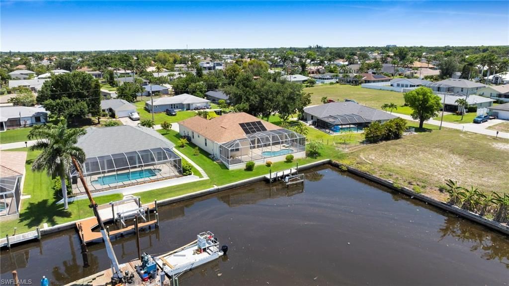 2010 SE 13th Ter, Cape Coral, FL 33990 Photo