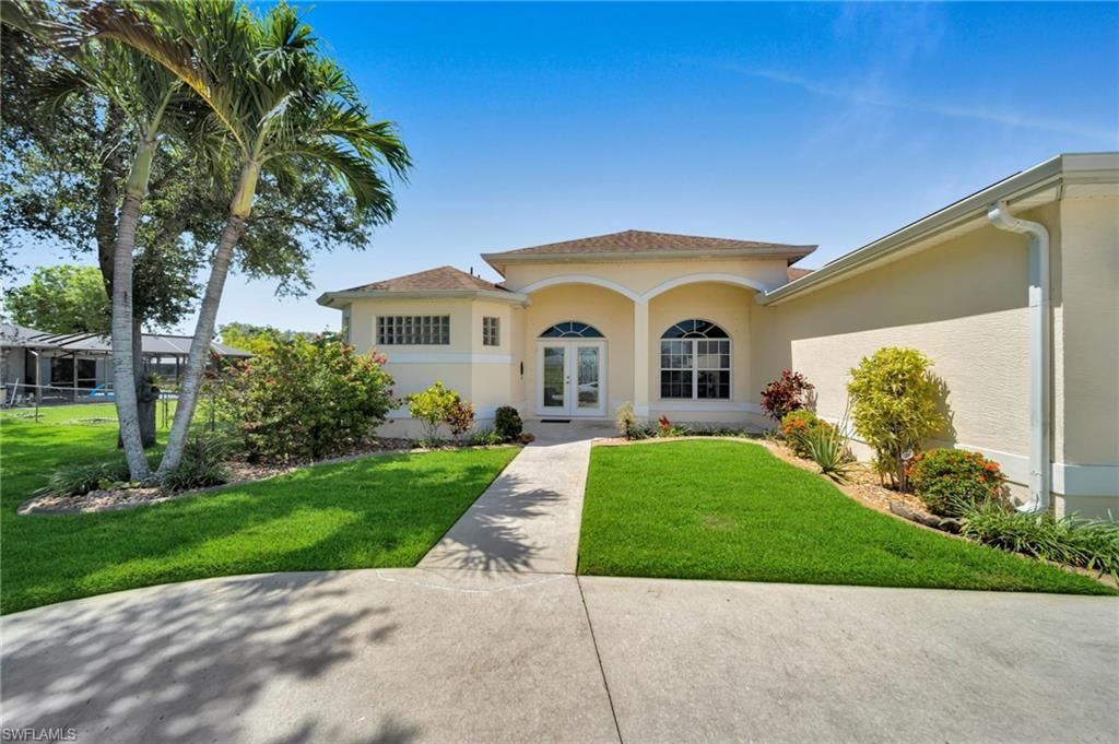 2010 SE 13th Ter, Cape Coral, FL 33990 Photo