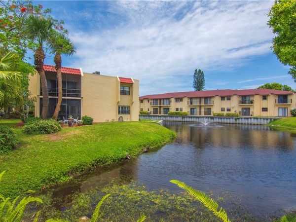 2050 Oleander Boulevard, Unit 2-206, Fort Pierce, FL 34950