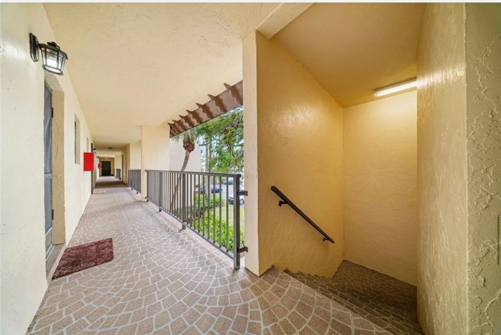 2050 Oleander Boulevard, Unit 2-206, Fort Pierce, FL 34950 Photo