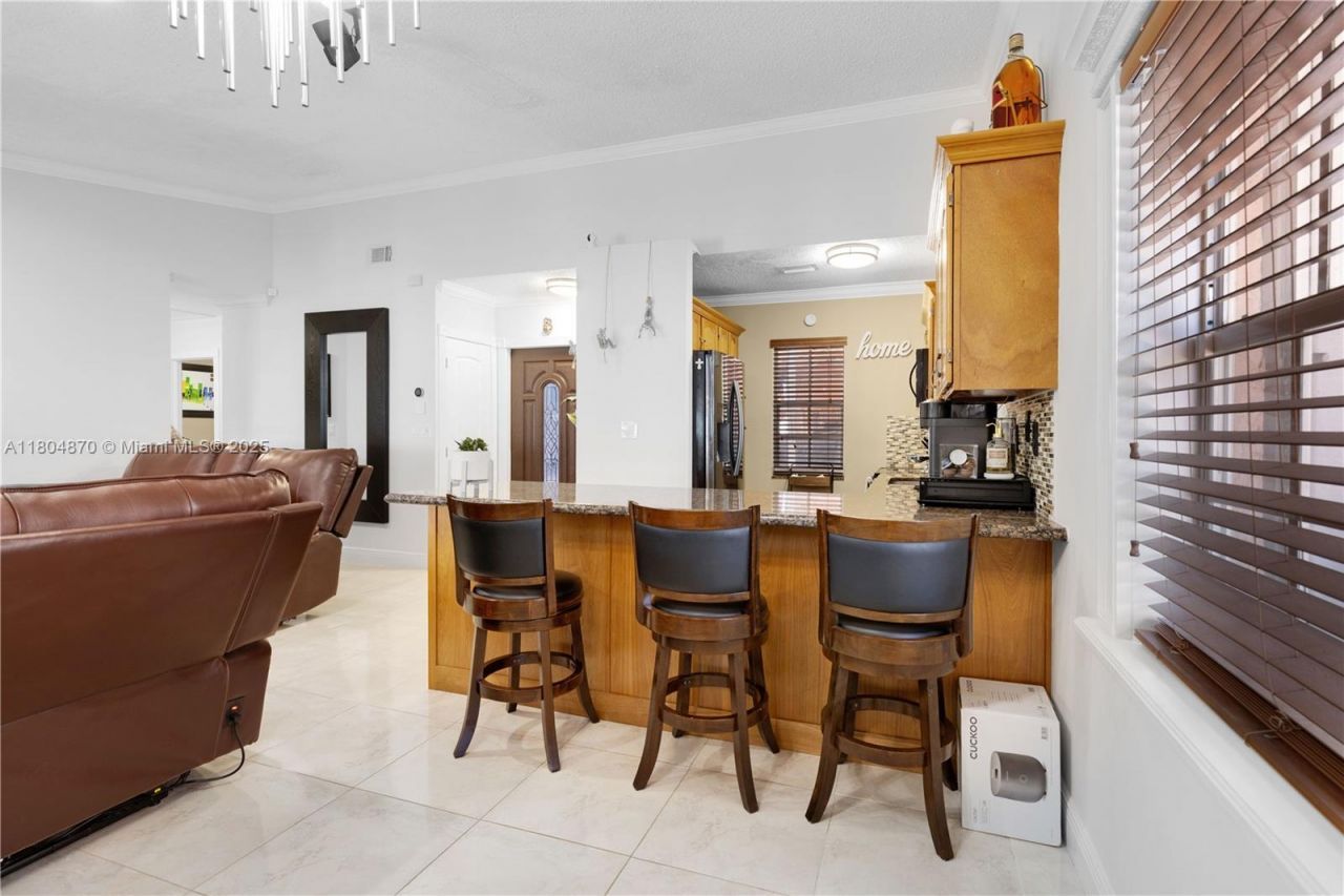 19251 SW 118th Ct, Miami, FL 33177 Photo