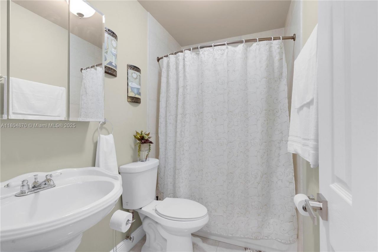 19251 SW 118th Ct, Miami, FL 33177 Photo