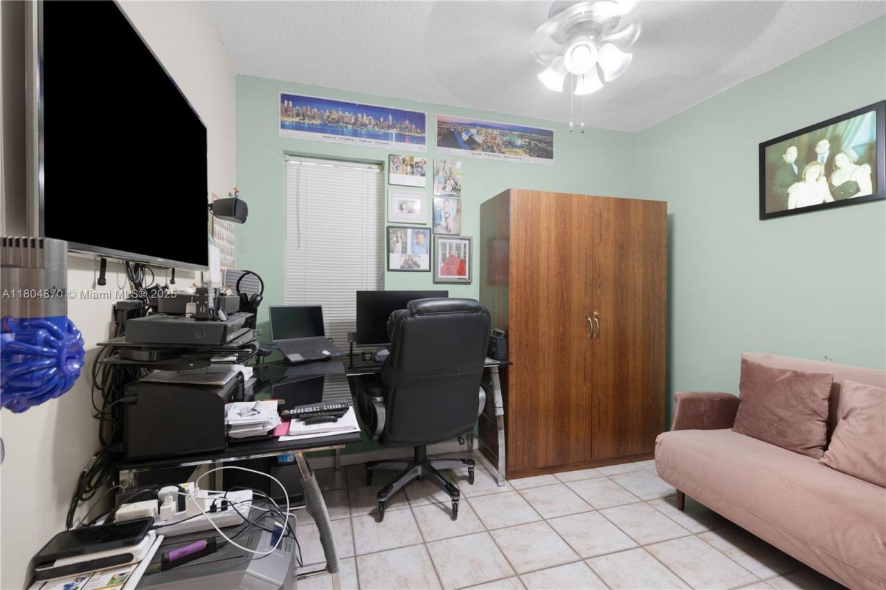 19251 SW 118th Ct, Miami, FL 33177 Photo