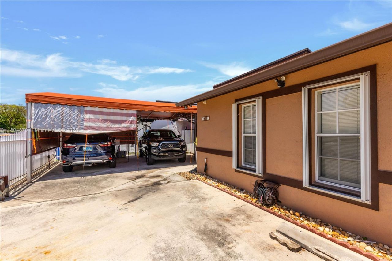 19251 SW 118th Ct, Miami, FL 33177 Photo