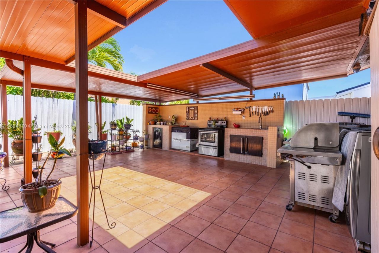 19251 SW 118th Ct, Miami, FL 33177 Photo