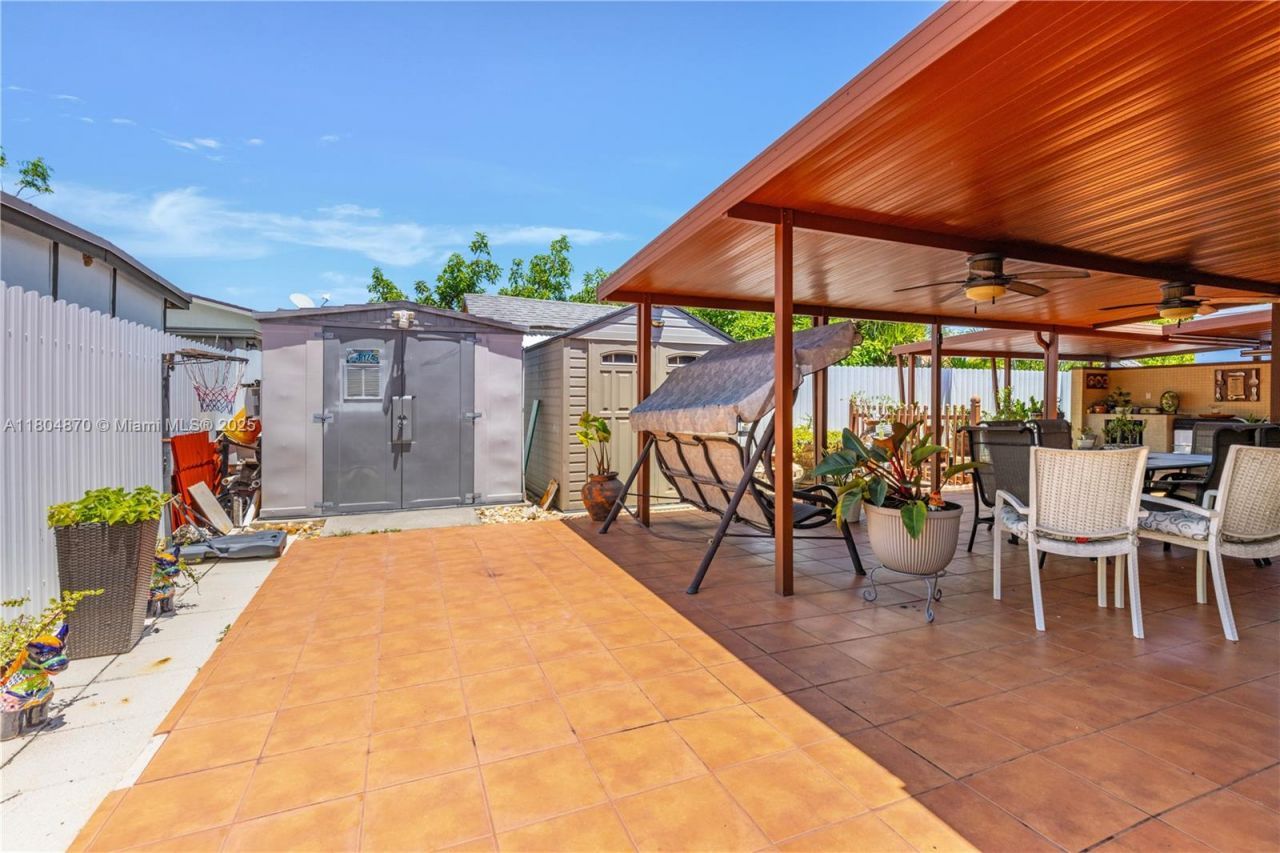 19251 SW 118th Ct, Miami, FL 33177 Photo