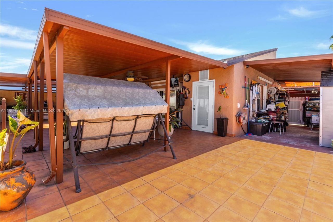 19251 SW 118th Ct, Miami, FL 33177 Photo