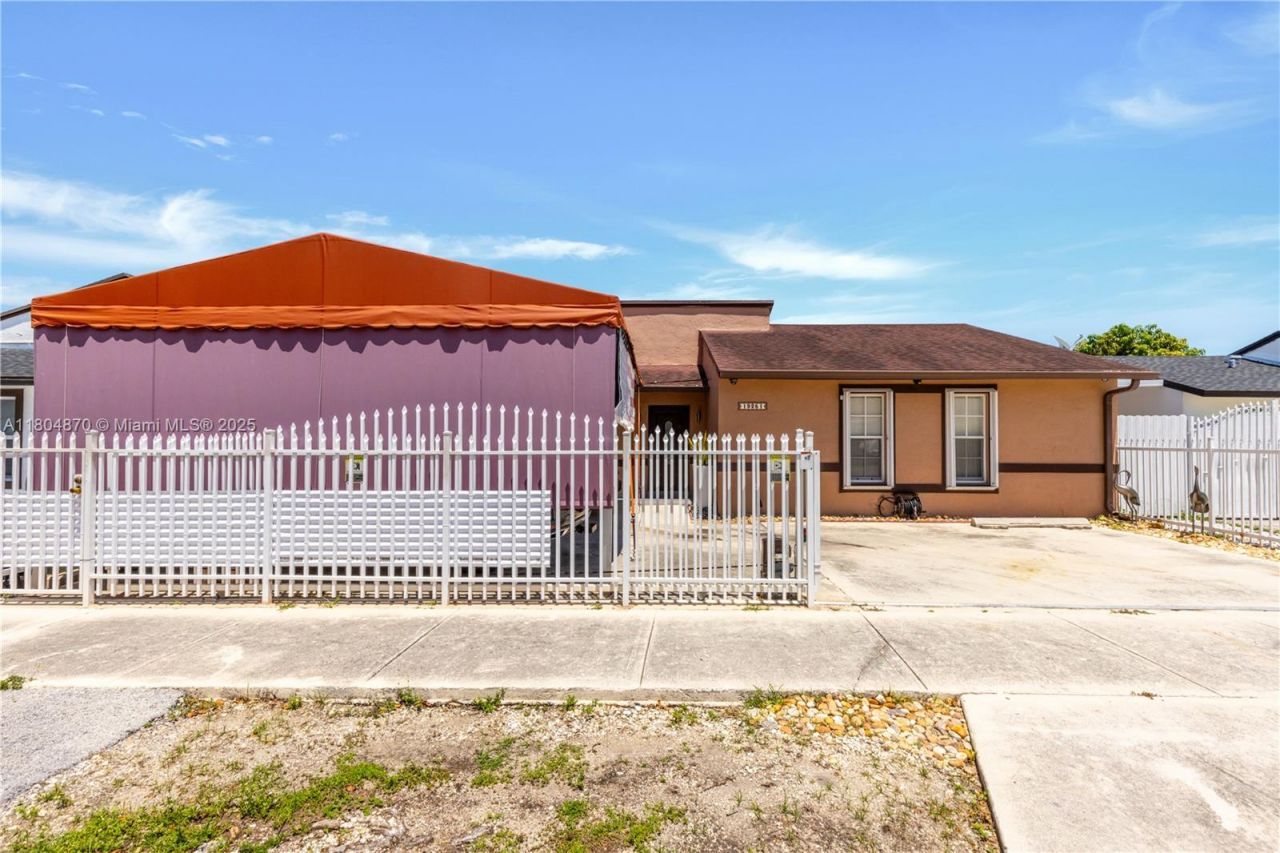 19251 SW 118th Ct, Miami, FL 33177 Photo