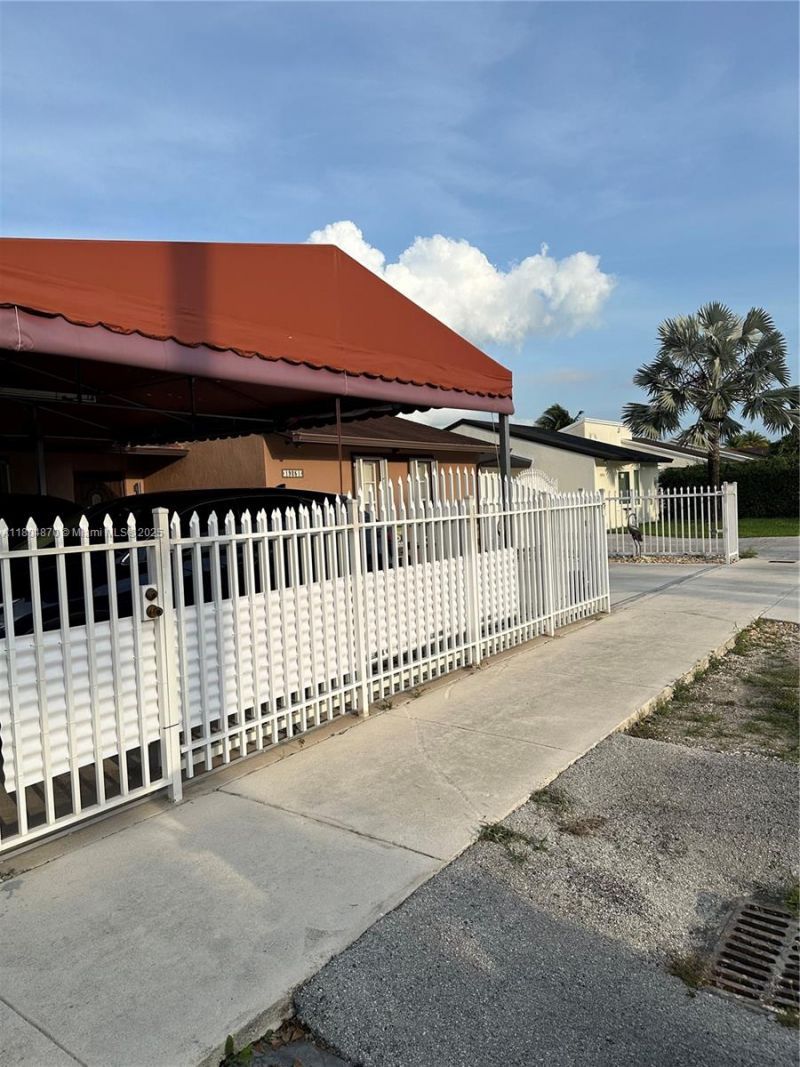 19251 SW 118th Ct, Miami, FL 33177 Photo