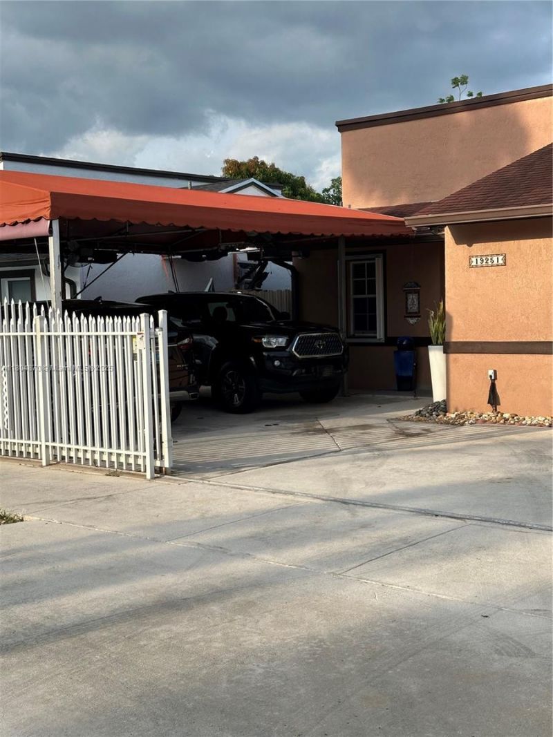 19251 SW 118th Ct, Miami, FL 33177 Photo