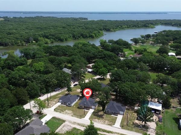 800 Hemlock Drive, West Tawakoni, TX 75474