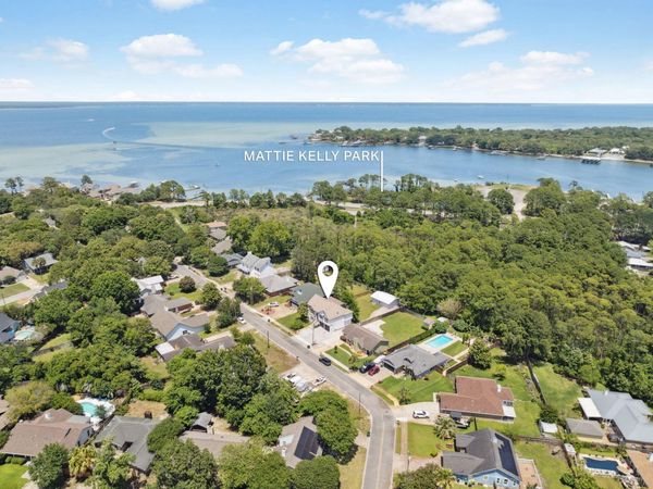 1190 Bay Court, Destin, FL 32541