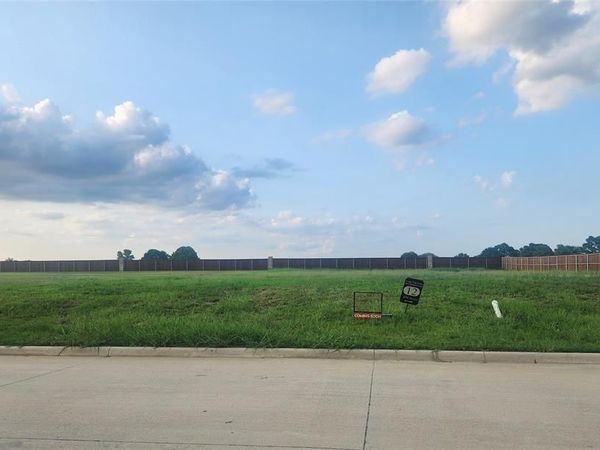 124 Chisolm Trail, Pottsboro, TX 75076