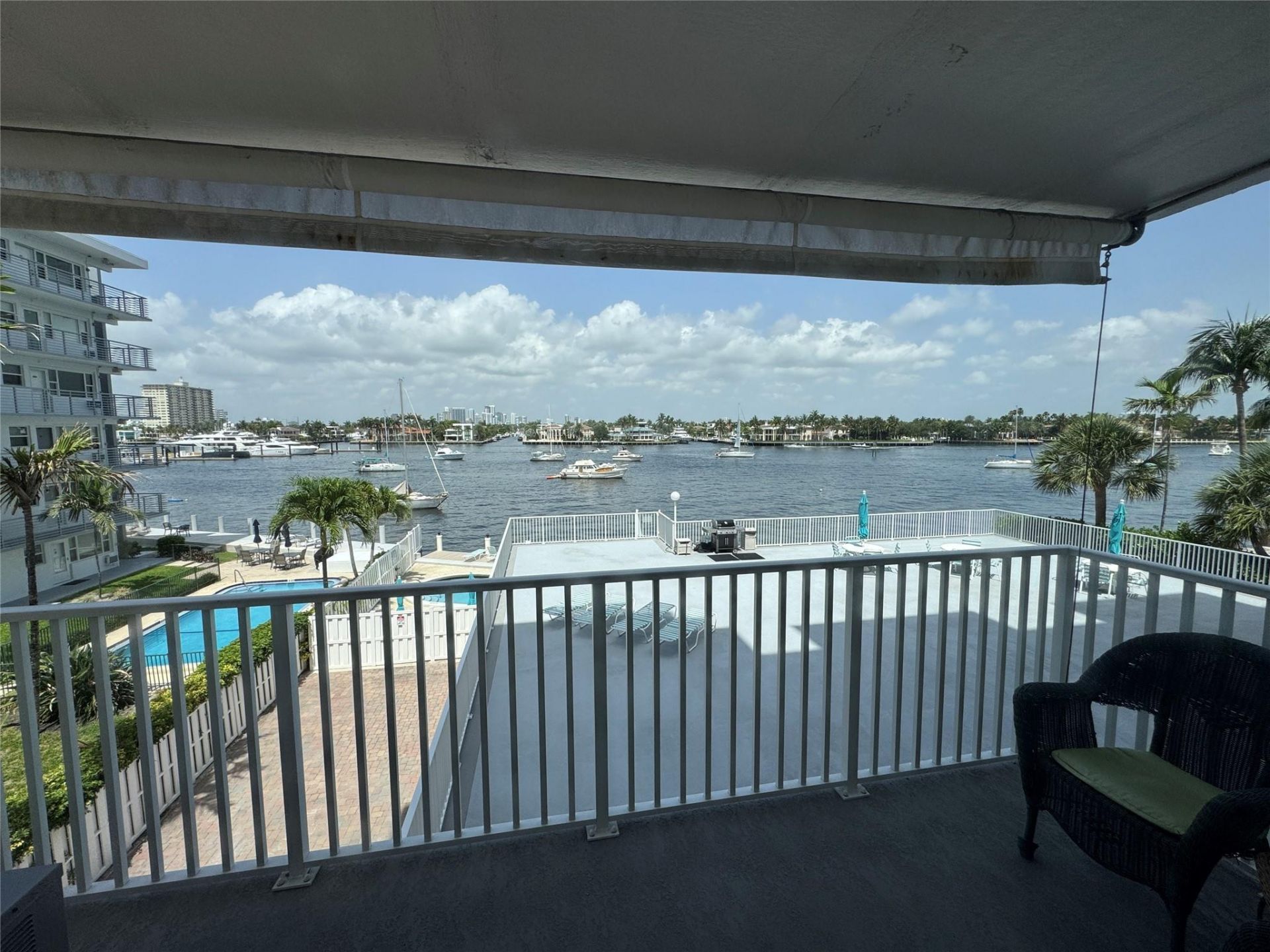 95 N Birch Road, Unit 301, Fort Lauderdale, FL 33304 Photo