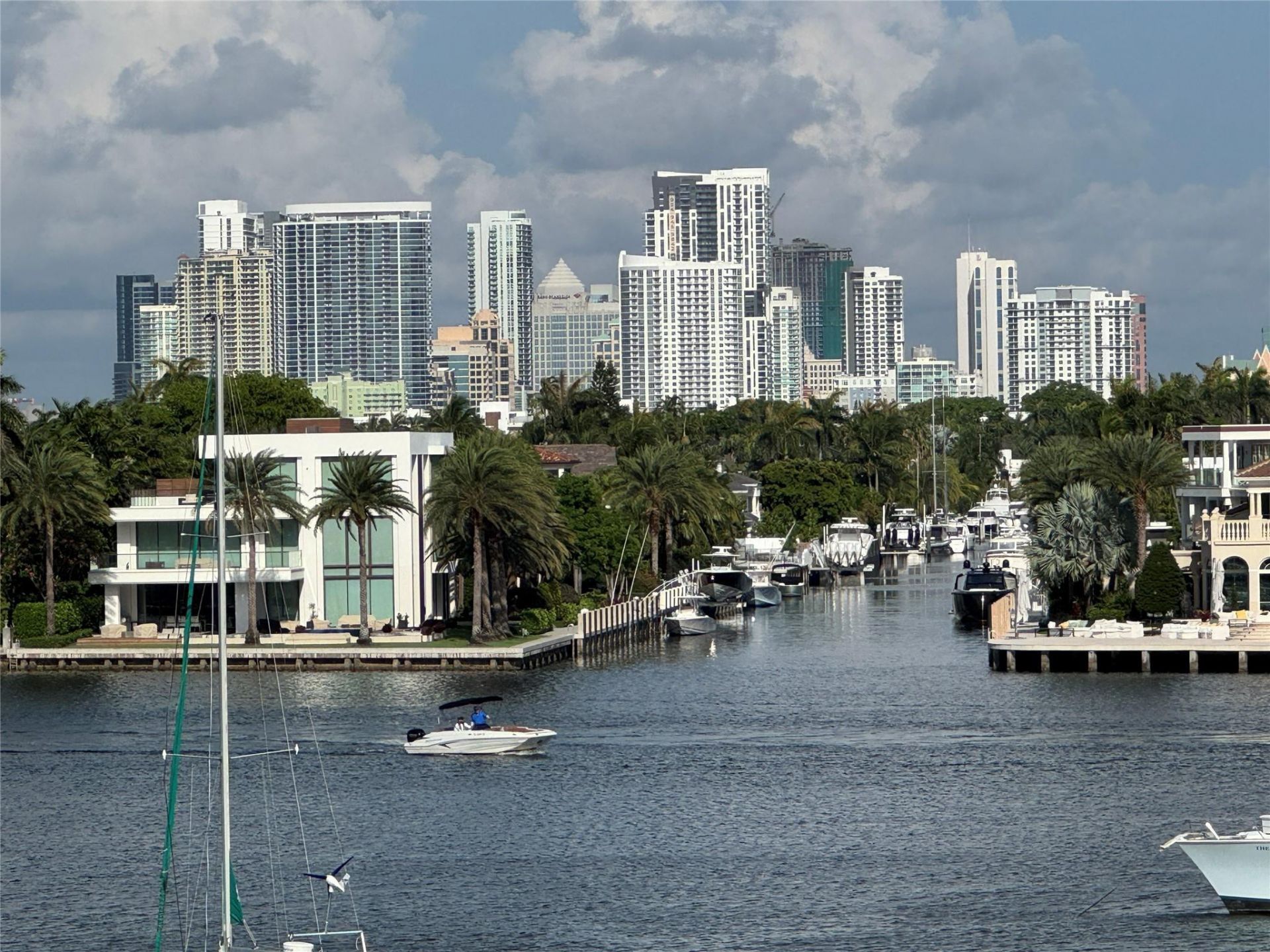 95 N Birch Road, Unit 301, Fort Lauderdale, FL 33304 Photo