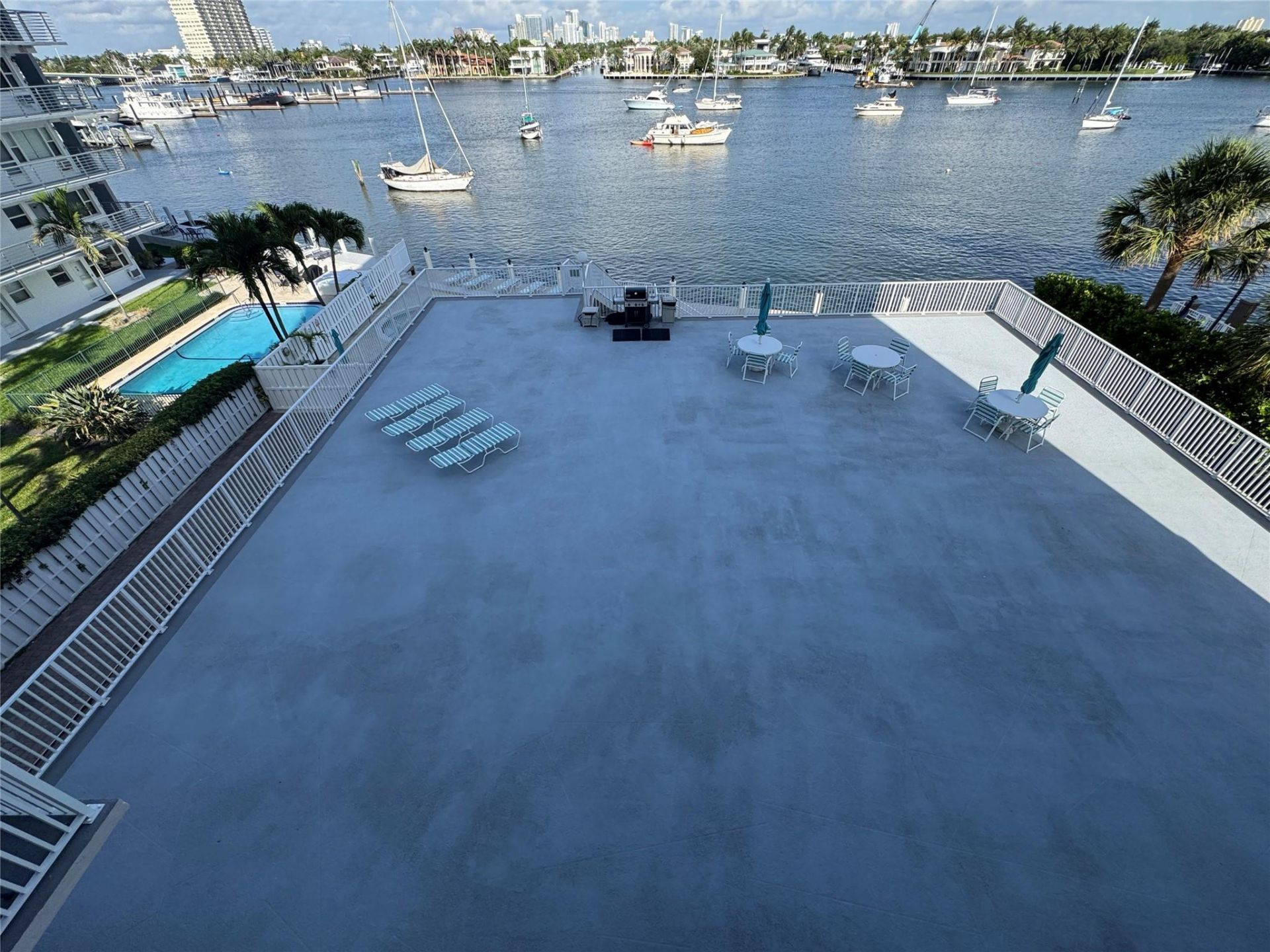 95 N Birch Road, Unit 301, Fort Lauderdale, FL 33304 Photo