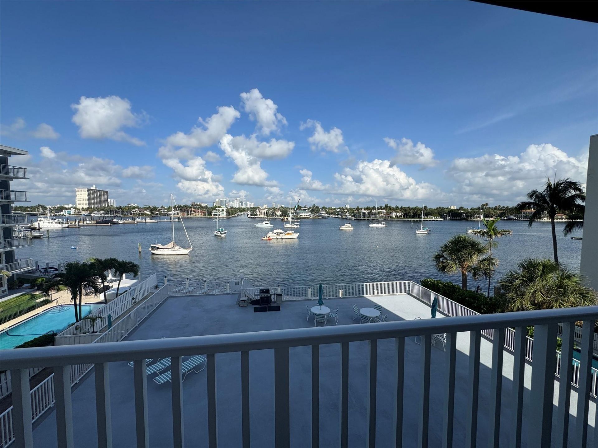 95 N Birch Road, Unit 301, Fort Lauderdale, FL 33304 Photo