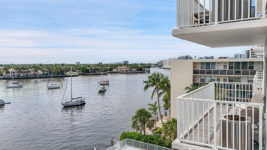 95 N Birch Road, Unit 301, Fort Lauderdale, FL 33304 Photo