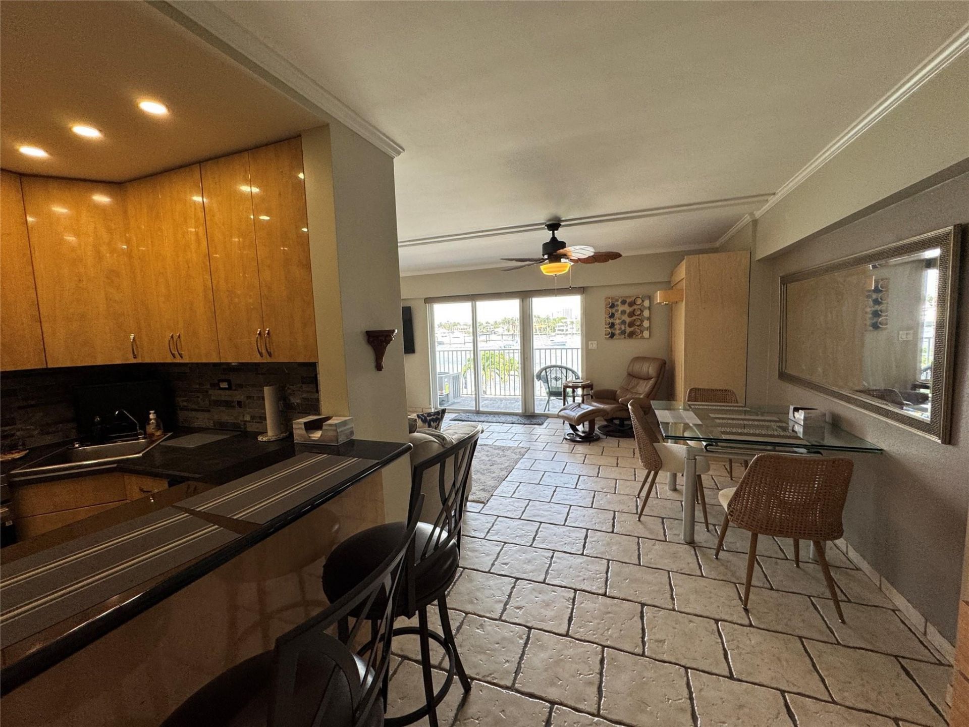 95 N Birch Road, Unit 301, Fort Lauderdale, FL 33304 Photo