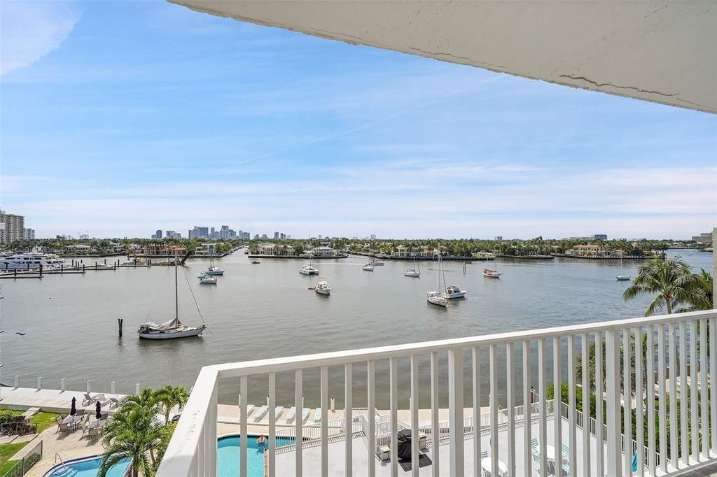 95 N Birch Road, Unit 301, Fort Lauderdale, FL 33304 Photo