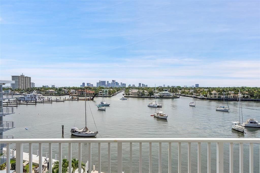 95 N Birch Road, Unit 301, Fort Lauderdale, FL 33304 Photo