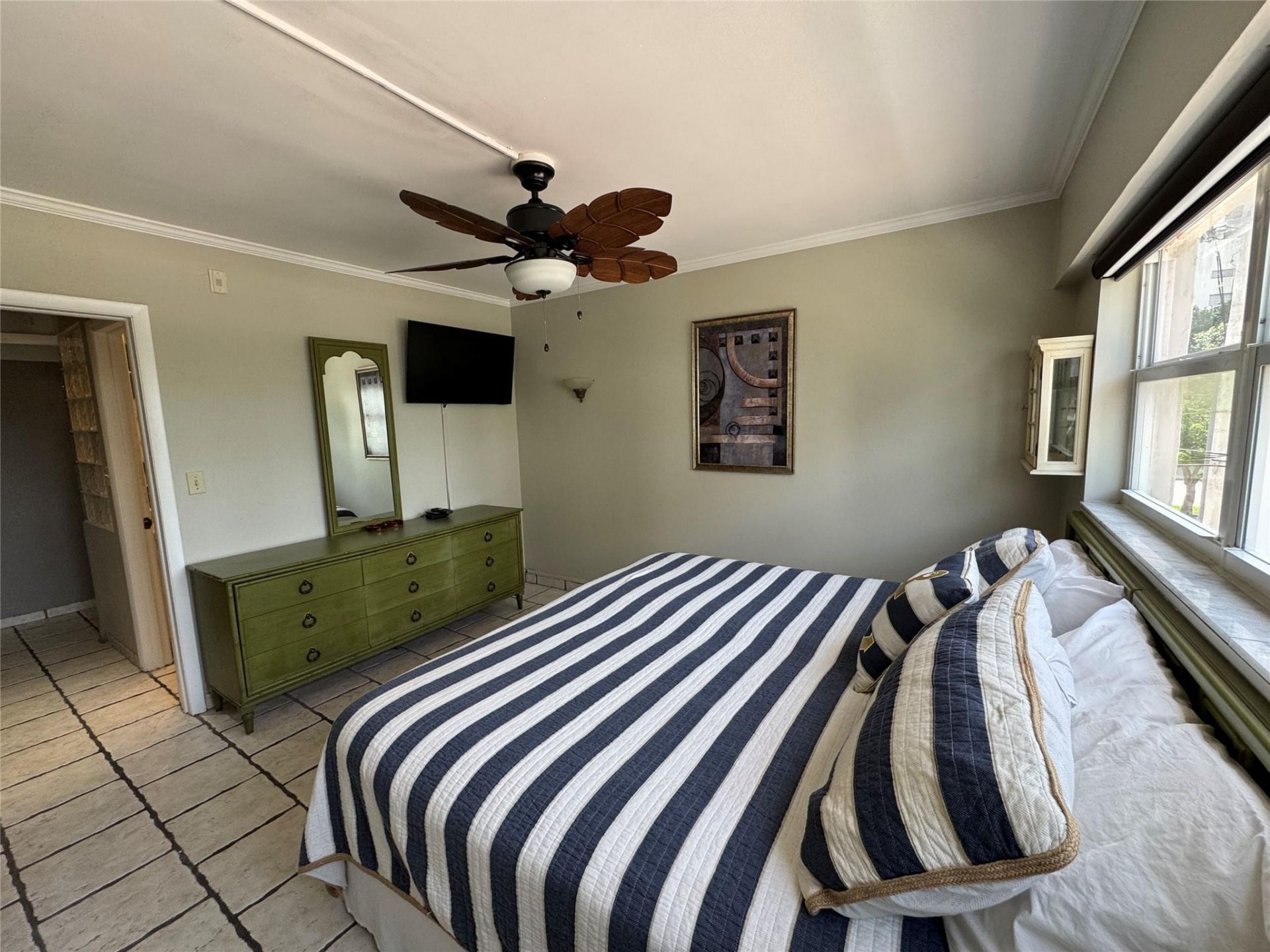 95 N Birch Road, Unit 301, Fort Lauderdale, FL 33304 Photo