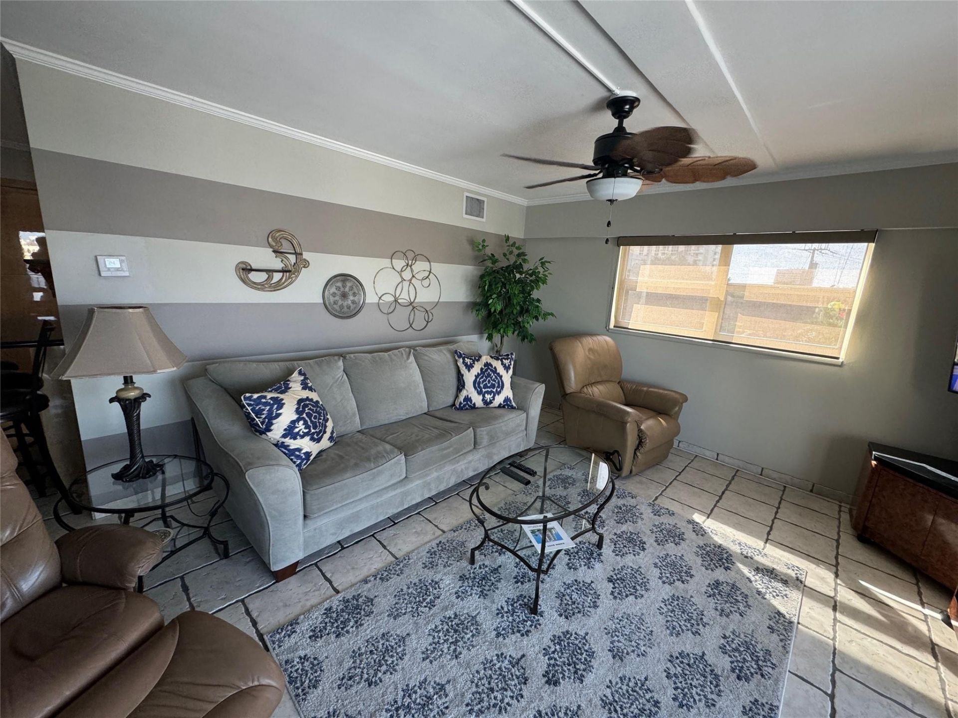 95 N Birch Road, Unit 301, Fort Lauderdale, FL 33304 Photo