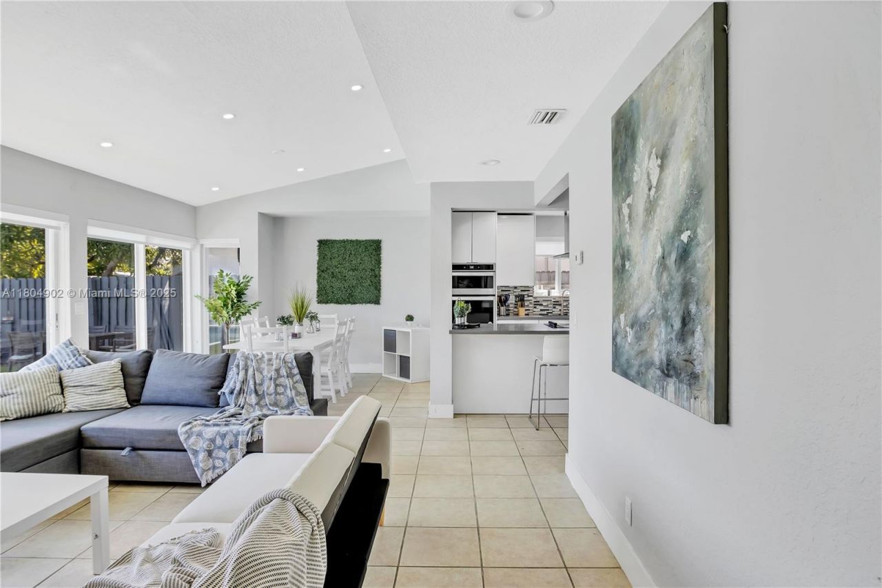 2828 Cleveland St, Hollywood, FL 33020 Photo